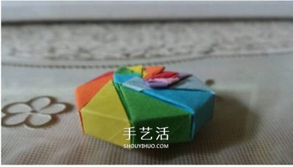 How to fold an octagonal paper box and illustrate the steps for making an origami rainbow box