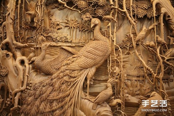 Chinese traditional Dongyang wood carving craftsmanship has been passed down for thousands of years