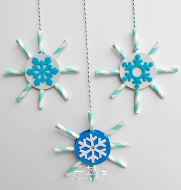 Tutorial on how to make handmade Christmas snowflake decorations with paper straws