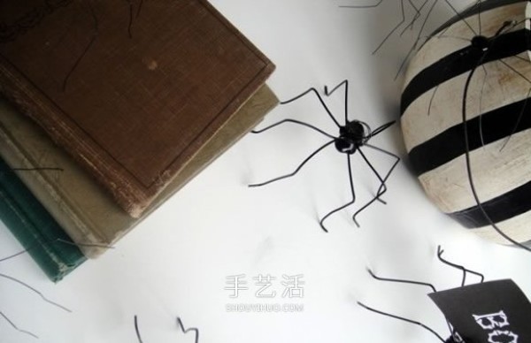 Halloween spider note holder DIY cute little spider made with iron wire