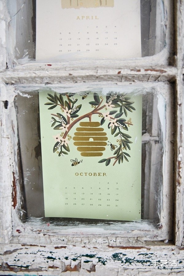 Recycle old window frames or old picture frames to make a fresh-style calendar