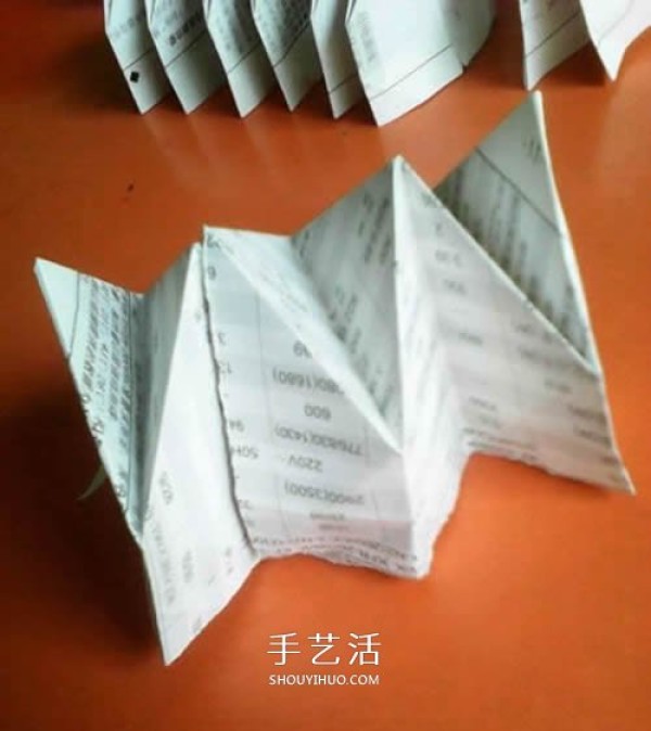 Handmade paper fireworksIllustration of folding method and step-by-step diagram of origami fireworks