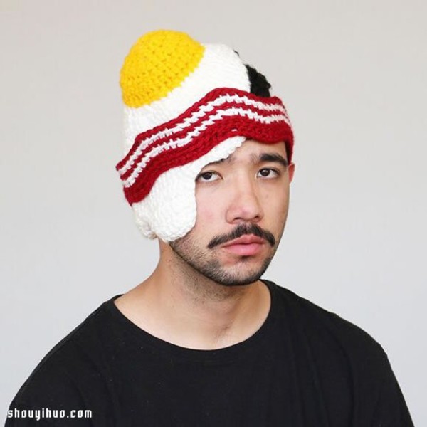 Use wool to knit a unique giant food hat