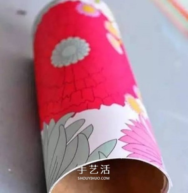 Kindergarten owl making a paper tube and cake paper crafts