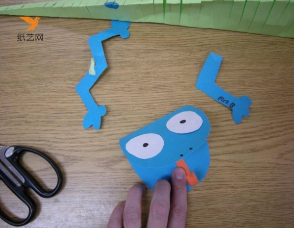 A tutorial on how to make movable spring bugs for children