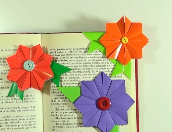 Origami video tutorial for Origami Flower Bookmark