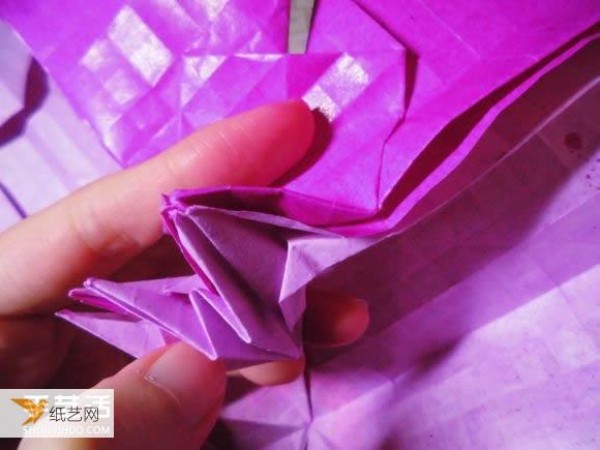 Very creative step-by-step illustration of Dielianhua heart origami