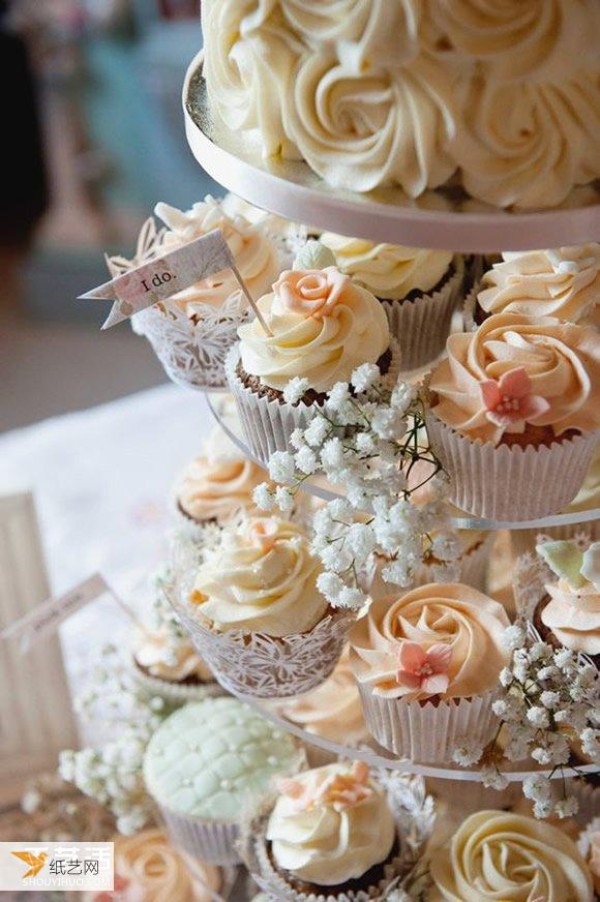 Happy wedding! Specially creative wedding cakes make your wedding a highlight