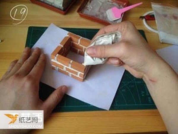 Personalized tutorial for hand-making mini square flower pots using clay small red bricks