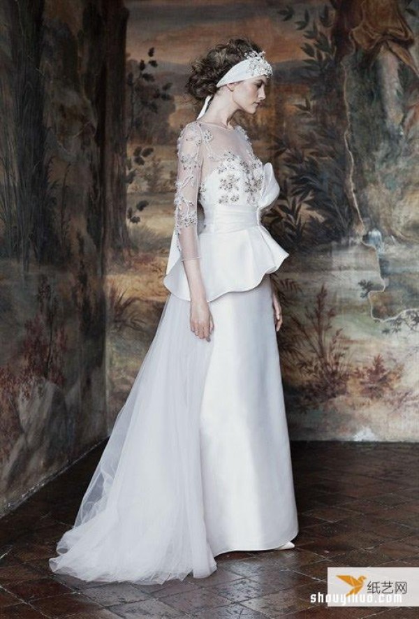 Alberta Ferretti 2016 romantic wedding dress collection display