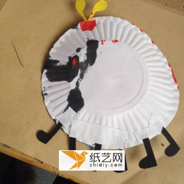 Turn paper dinner plates into treasures and make cute handicrafts