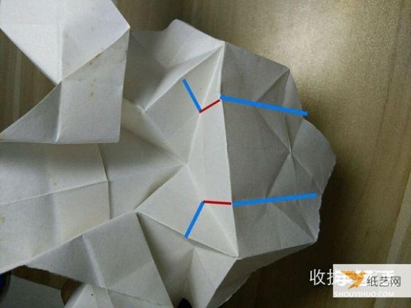 Illustration of the steps to make an origami heart with wings that can fly