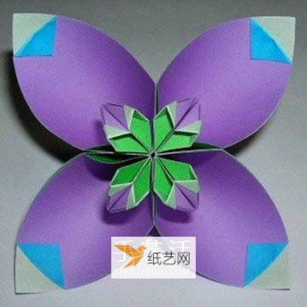 Illustration of the origami method of a beautiful four-petal flower ball