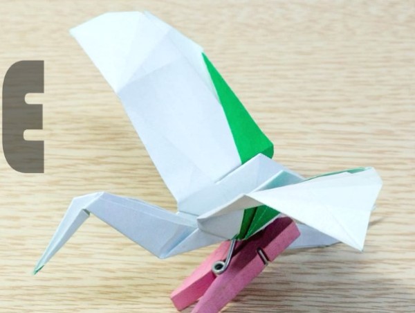 Origami method tutorial for simulated origami paper cranes