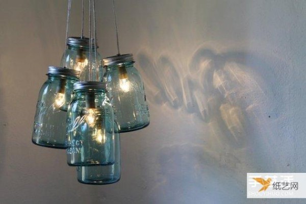 How to use glass jar waste to make romantic Christmas lamps