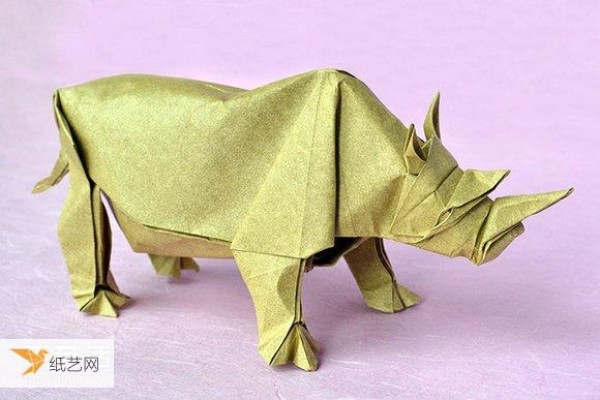 Illustrated tutorial for folding the massive Mabona Rhino using some simple origami