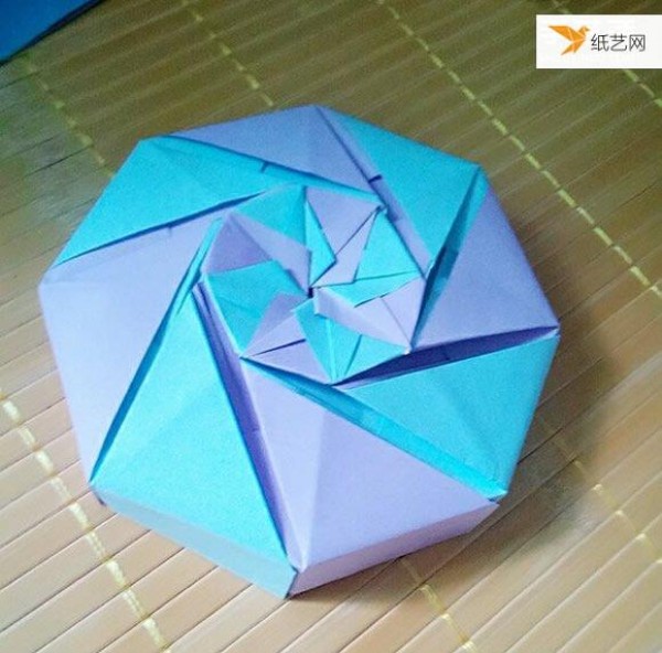 Illustration of the specific folding method of the exquisite-looking octagonal Chinese Valentines Day gift box carton