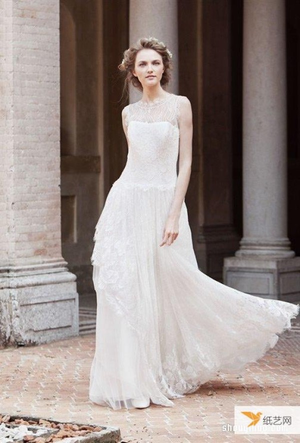 Alberta Ferretti 2016 romantic wedding dress collection display