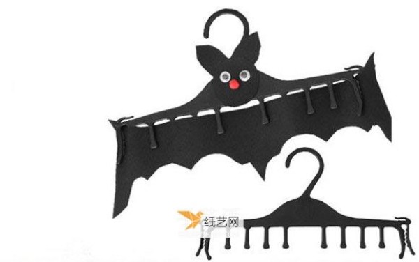 How to make Halloween bat ornaments in kindergarten