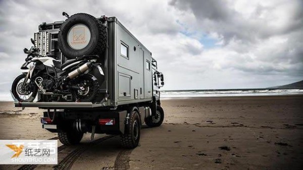 Dutch Bliss Mobil military-grade container camper design ideas