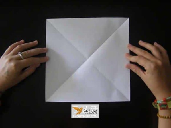 Illustration of folding method of paper square box with lid