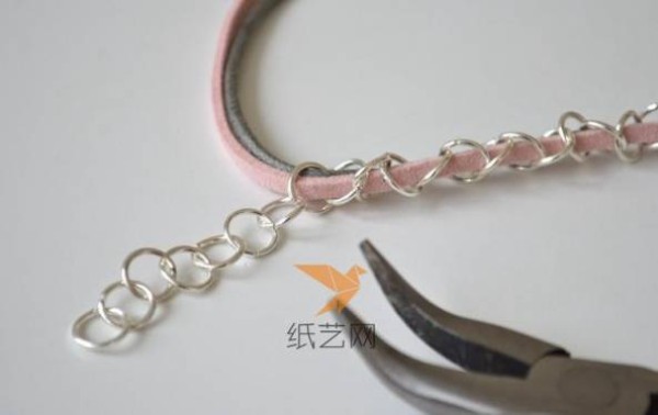 Simple handwoven metal chain bracelet making tutorial