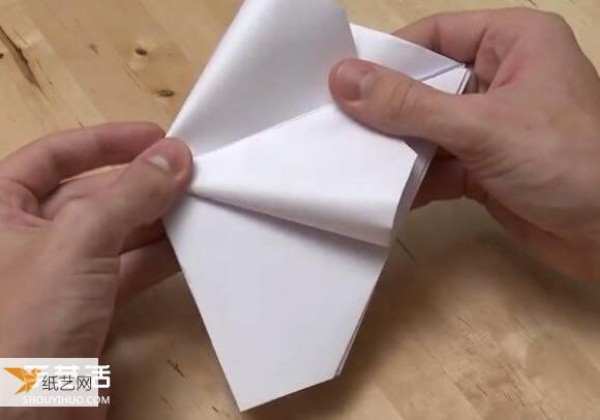 Illustrated tutorial on two folding methods of paper cannons