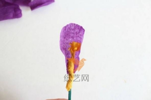 Tutorial on how to make lavender, blue and red crocus handmade paper flowers from crepe paper