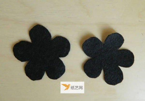 Use shiny fabric flowers to create beautiful brooches and clothing decorations