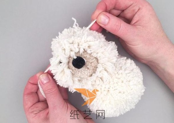 Tutorial on making cute yarn balls for dogs