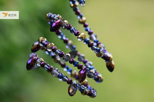 Super simple! Beaded Earrings Tutorial for Girls with Heart-Breaking Hearts