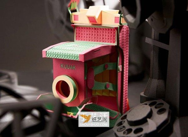 Seoul artist creates one-to-one retro paper camera