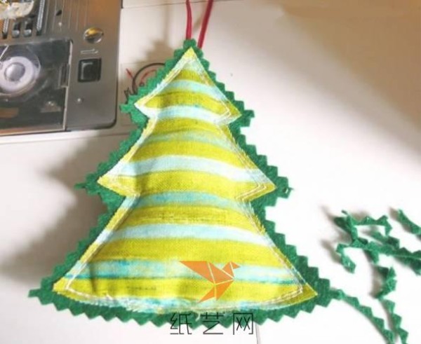 Simple Christmas tree fabric decorations for Christmas