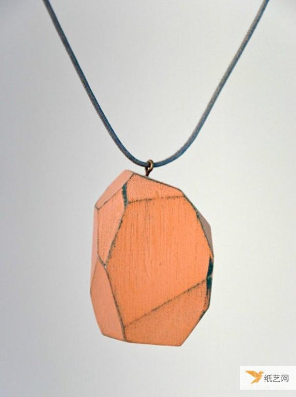 Tutorial on how to use wood blocks to cut out a polyhedral personalized fashion necklace pendant