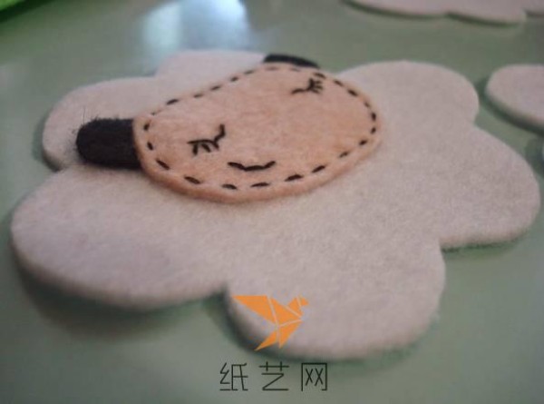 New Year Gift Cute Sheep Brooch Handmade Tutorial for Children