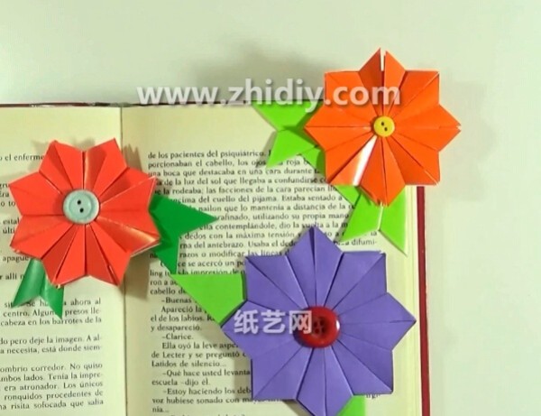 Origami video tutorial for Origami Flower Bookmark