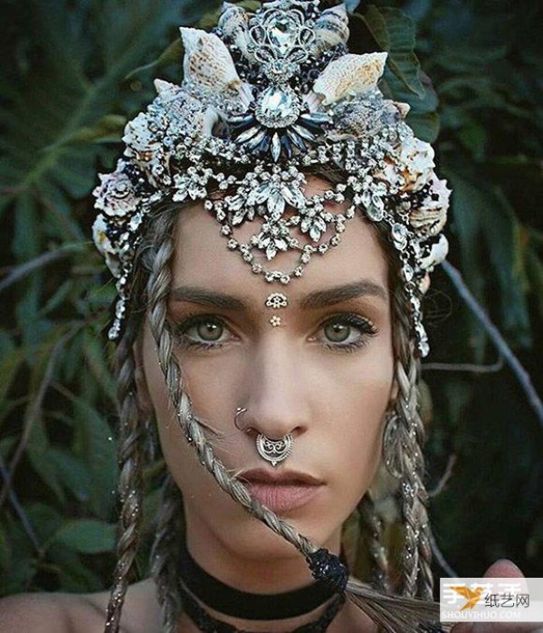 A 27-year-old Australian gardener creates a mermaid crown using shells and jewels