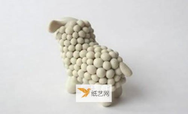 Use ultra-light clay to make a cute long-horned lamb