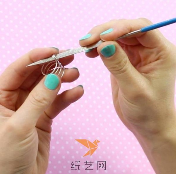 Tutorial on how to make a super simple wire-wrapped ring as a Valentine’s Day gift