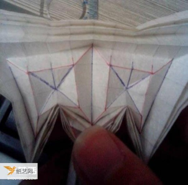 Illustration of the origami method of hand-folding a beautiful three-dimensional angel