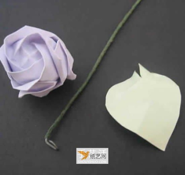 Super detailed illustration of how to fold handmade roses