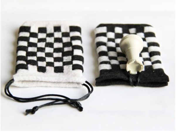 Black and white woven drawstring bag tutorial made from non-woven fabrics