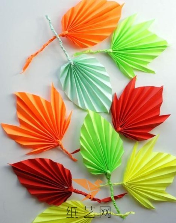 Simple three-minute origami leaf making tutorial