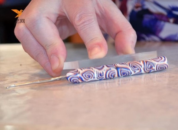 Make beautiful crochet handles by hand using ultra-lightweight clay