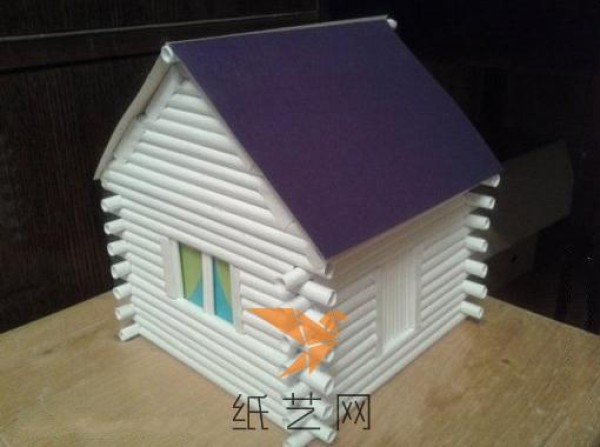 Tutorial on how to make a little house made from paper tubes as a Father’s Day gift