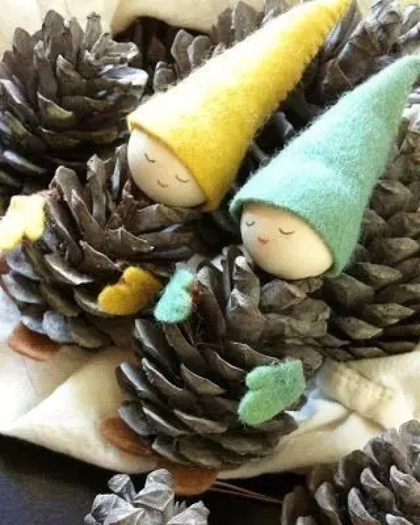 Turn waste into treasure and be loved by everyone! A little doll made of pine cones!