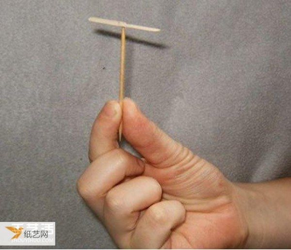 Tutorial on how to make simple bamboo dragonflies using ice cream sticks