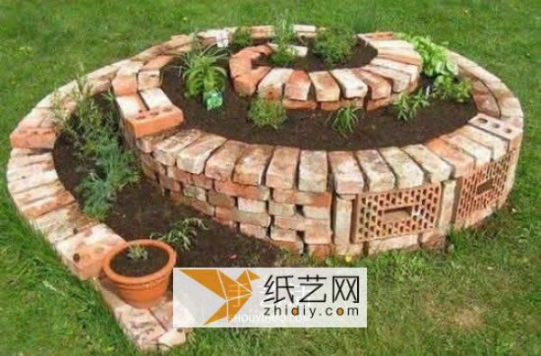 Tutorial on how to decorate fairy tale flower beds for the New Year by turning waste into treasures