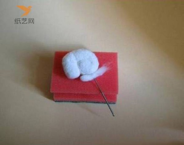 Wool felt tutorial Anjingjing teaches you how to make those cute sleeping wool felt dogs.