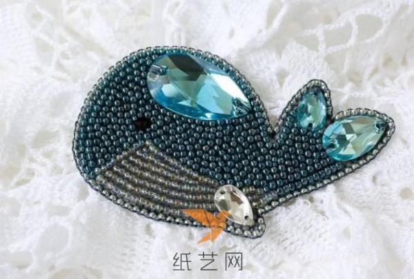 Cute little whale beaded brooch New Year gift making tutorial